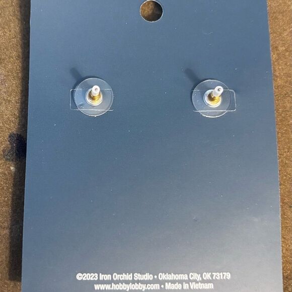 New! Iron Orchid Studio Bow Earrings NWT - Picture 4 of 4